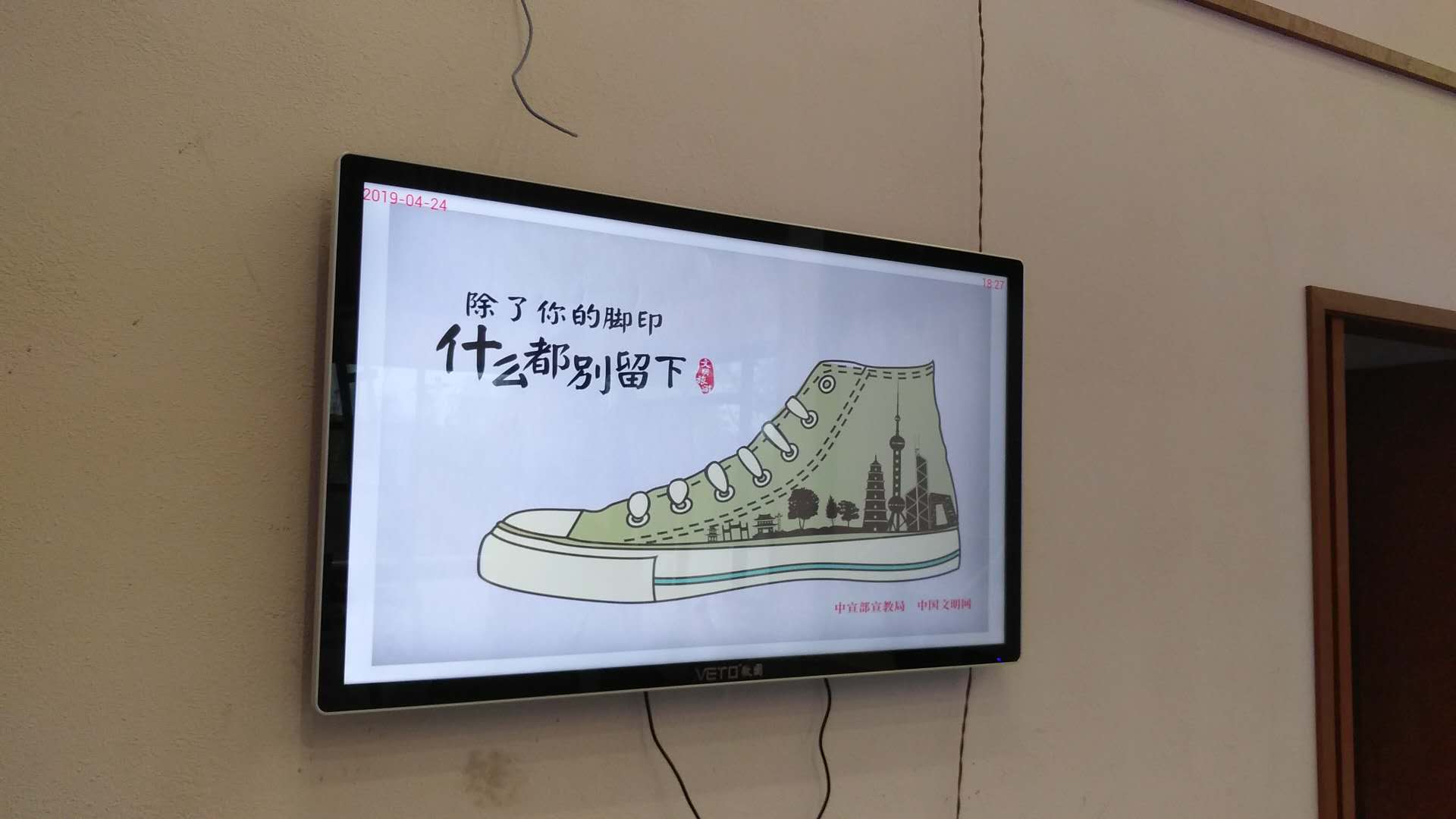 B28YOUBAC{EP30O5[LU[J3R.jpg B28YOUBAC{EP30O5[LU[J3R.jpg