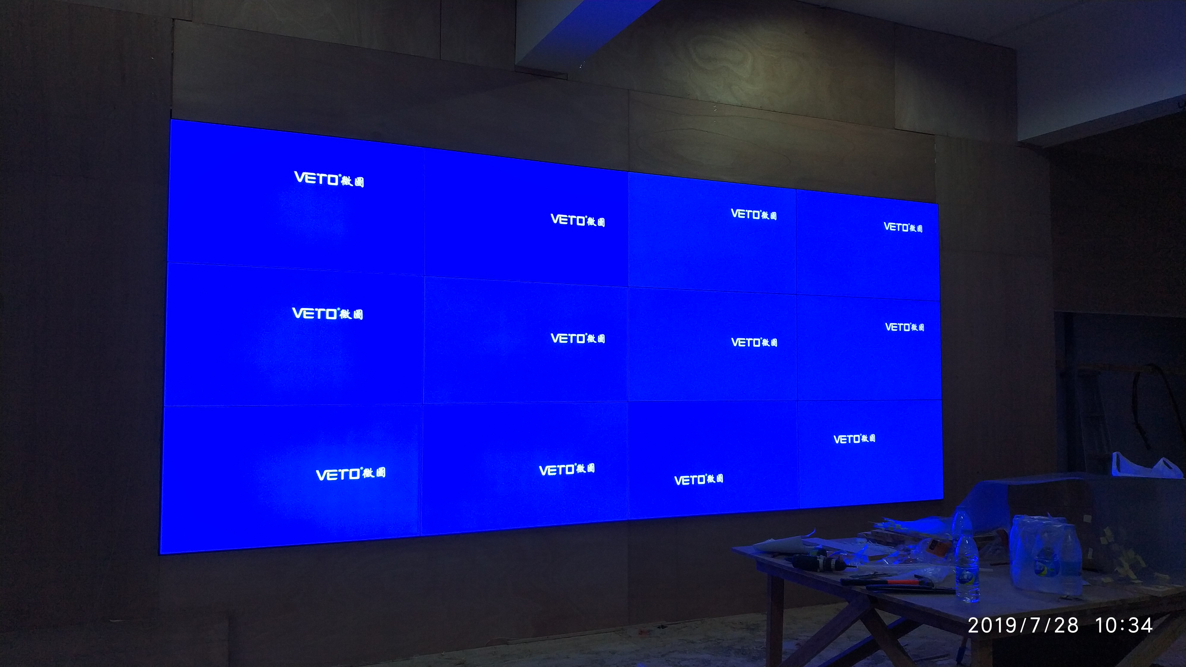 福建工程學(xué)院 55寸1.8mm 3×4 前維護(hù)支架安裝2.jpg